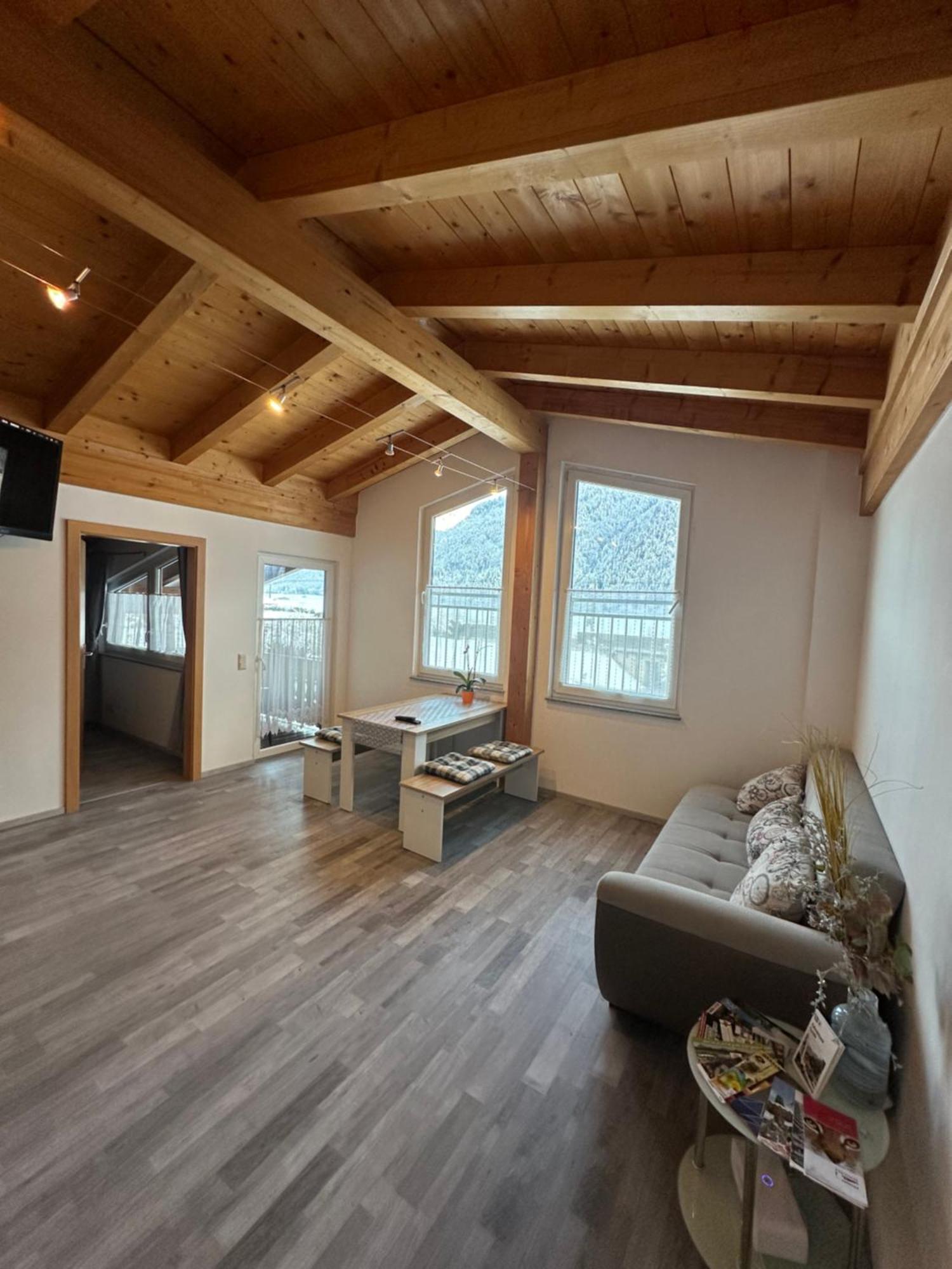 Leo Apart 1 Radfeld Extérieur photo